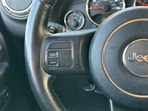 Used 2016 Jeep Wrangler Unlimited Sahara w/ Dual Top Group AWD/4WD image 19