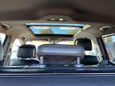 Used 2019 Audi e-tron Prestige w/ Prestige Package image 15