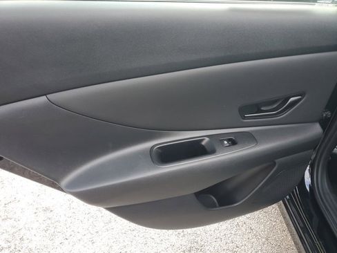 Used 2025 Hyundai Elantra Sport FWD image 18