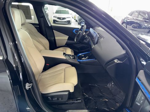 Used 2025 BMW X3 xDrive30i w/ Convenience Package AWD/4WD image 10