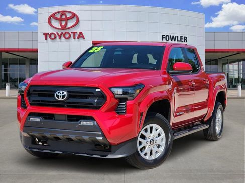 Certified 2025 Toyota Tacoma SR5 w/ SR5 Upgrade Package AWD/4WD image 1