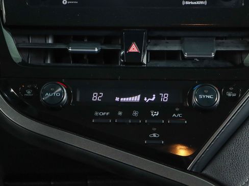 Used 2024 Toyota Camry SE image 20