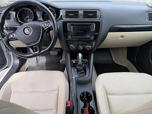 Used 2016 Volkswagen Jetta SEL w/ Lighting Package image 11