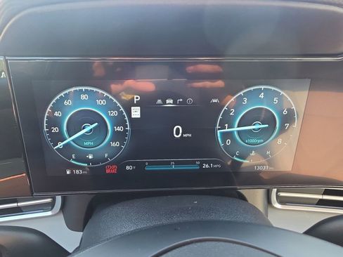 Used 2025 Hyundai Elantra Limited FWD image 16