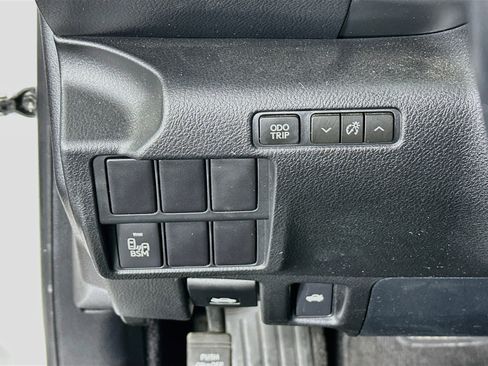Used 2015 Lexus IS 250 w/ Navigation System Package RWD image 17