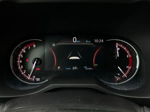 Used 2025 Toyota RAV4 XLE image 38