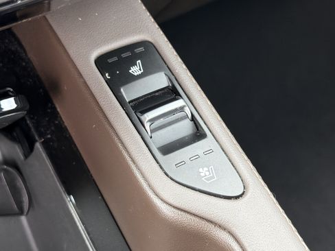 Used 2022 Kia Telluride SX w/ Towing Package FWD image 6