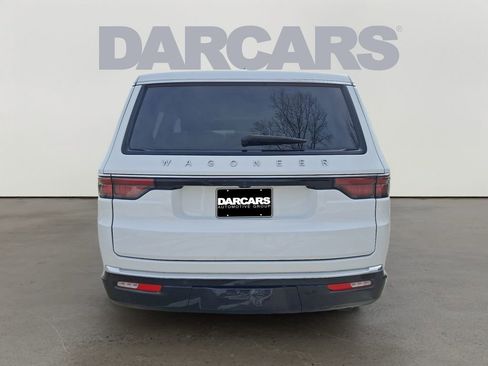 Used 2024 Jeep Wagoneer 4WD w/ Premium Group I image 6