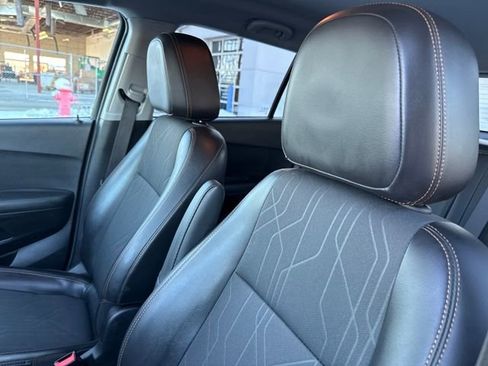 Used 2019 Chevrolet Trax LT w/ LT Convenience Package image 23