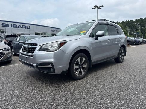 Used 2018 Subaru Forester 2.5i Limited AWD/4WD image 2