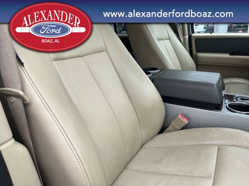 Used 2013 Ford Expedition XLT image 17