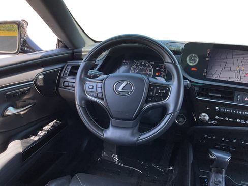Used 2022 Lexus ES 350 w/ Accessory Package 2 FWD image 11