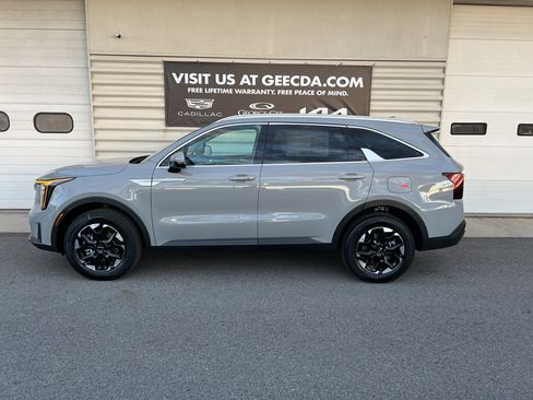 New 2026 Kia Sorento S image 6