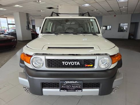 Used 2014 Toyota FJ Cruiser 4WD w/ Upgrade Package image 2