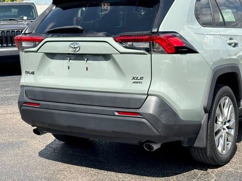Used 2022 Toyota RAV4 XLE Premium AWD/4WD image 15