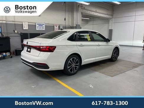 New 2025 Volkswagen Jetta Sport FWD image 4