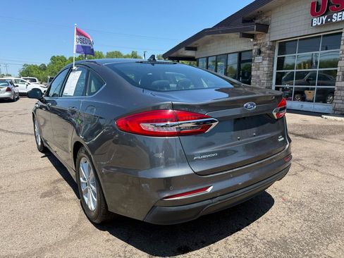 Used 2019 Ford Fusion SE FWD image 9