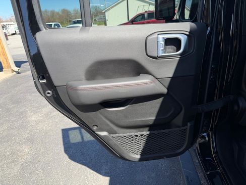 Used 2021 Jeep Wrangler Unlimited Rubicon image 16