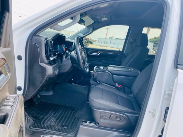 Used 2023 Chevrolet Silverado 1500 RST w/ Z71 Off-Road Package AWD/4WD image 24