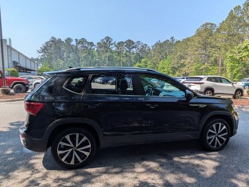 Used 2022 Volkswagen Taos SE AWD/4WD image 4