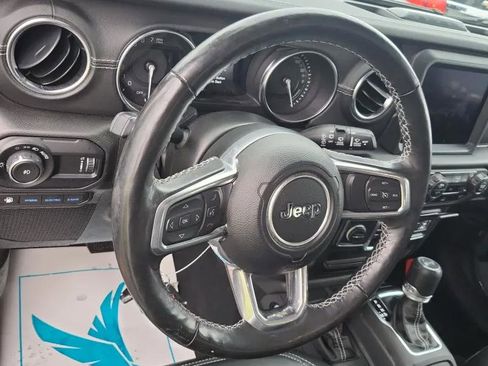 Used 2023 Jeep Wrangler Unlimited Sahara w/ Cold Weather Group AWD/4WD image 10