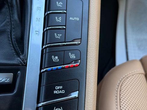 Used 2017 Porsche Macan GTS image 37