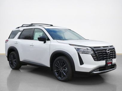 New 2026 Nissan Pathfinder SL w/ SL Premium Package