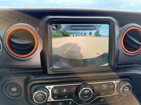 Used 2021 Jeep Gladiator Mojave AWD/4WD image 12