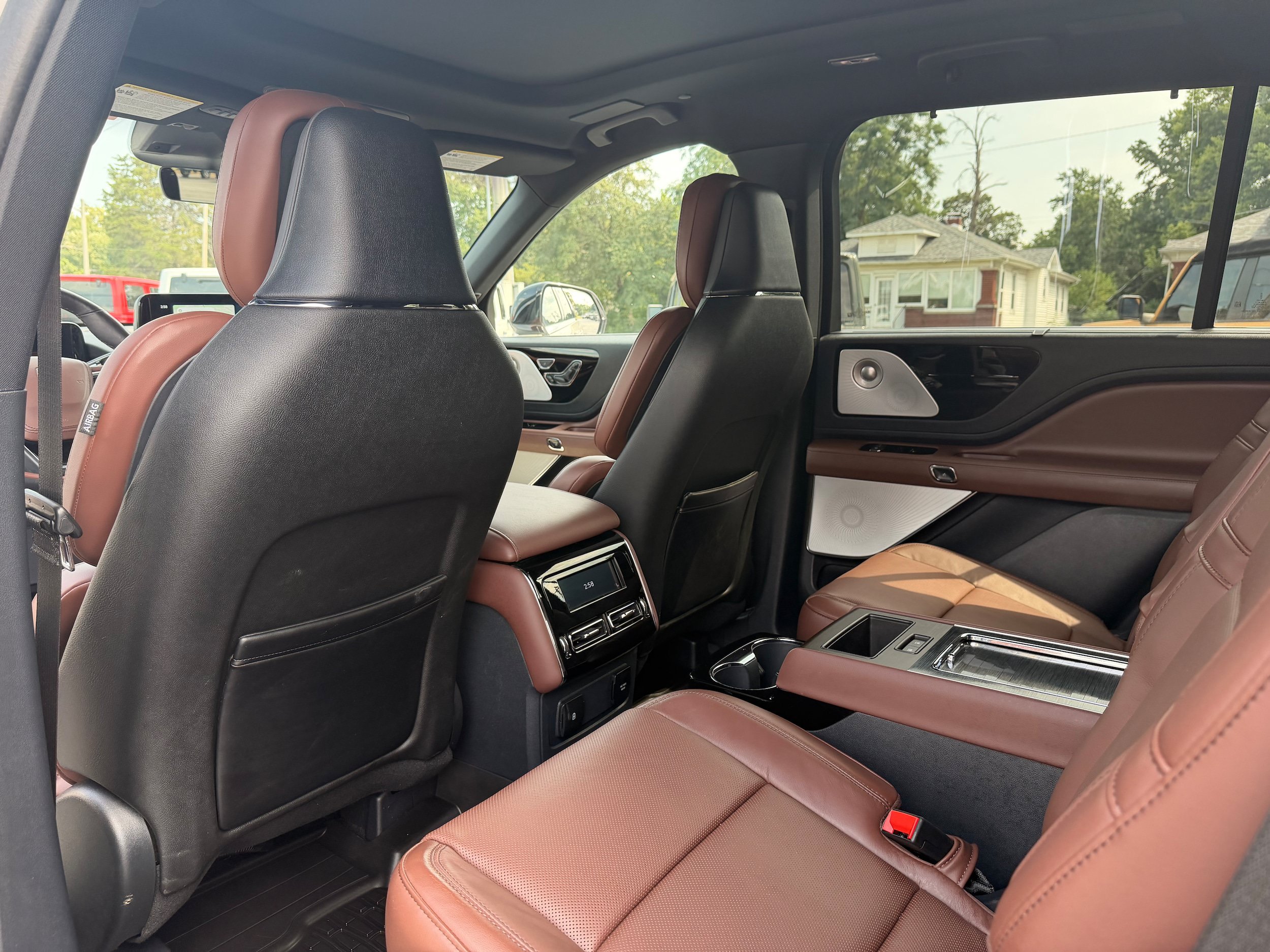 Used 2025 Lincoln Aviator Reserve w/ Equipment Group 201A AWD/4WD image 23