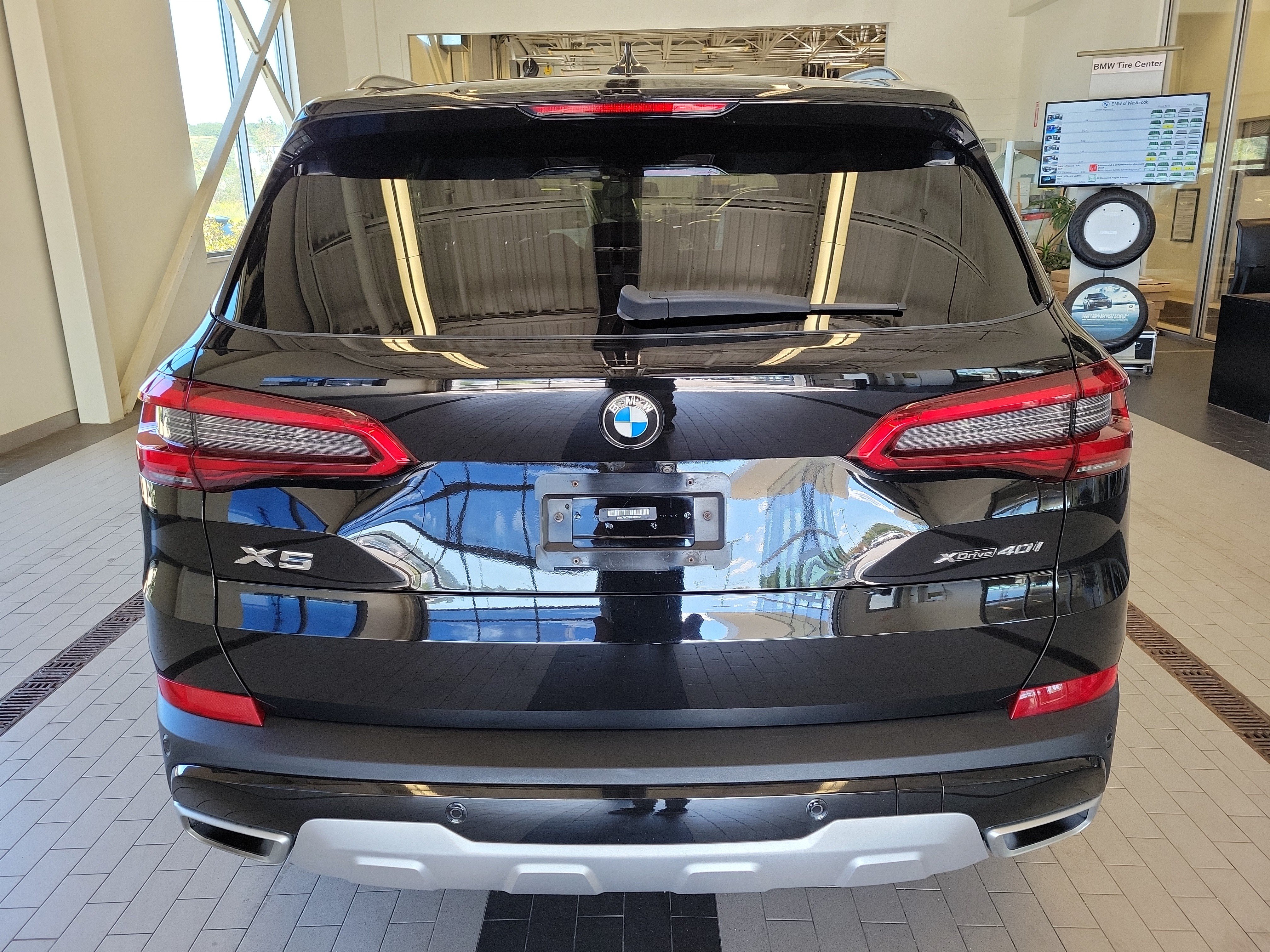 Used 2019 BMW X5 xDrive40i w/ Convenience Package AWD/4WD image 6
