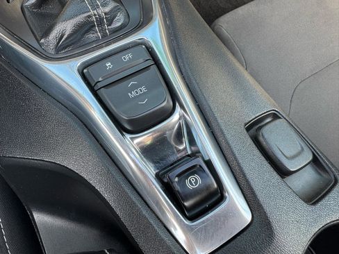 Used 2020 Chevrolet Camaro LT image 34