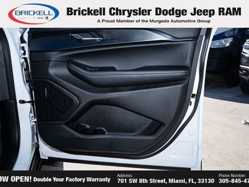 New 2025 Jeep Grand Cherokee Laredo X w/ Luxury Tech Group I image 13