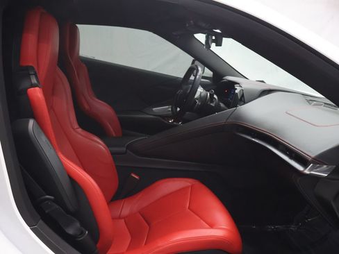 Used 2022 Chevrolet Corvette Stingray Coupe w/ Z51 Performance Package RWD image 9