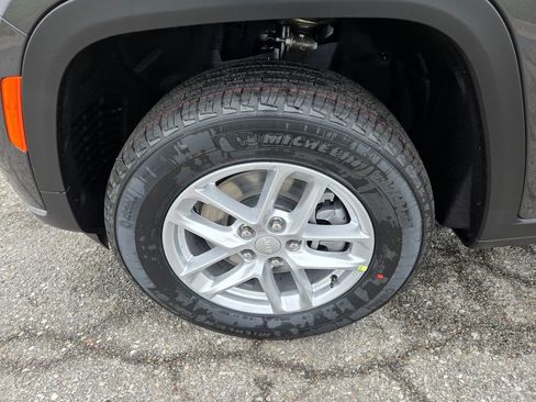 New 2026 Jeep Grand Cherokee L Laredo AWD/4WD image 9