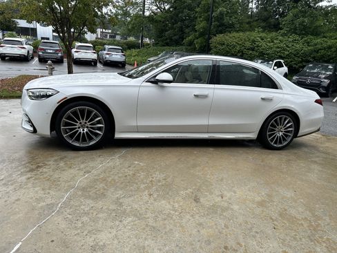 Certified 2025 Mercedes-Benz S 580 4MATIC Sedan w/ AMG Line Package image 9