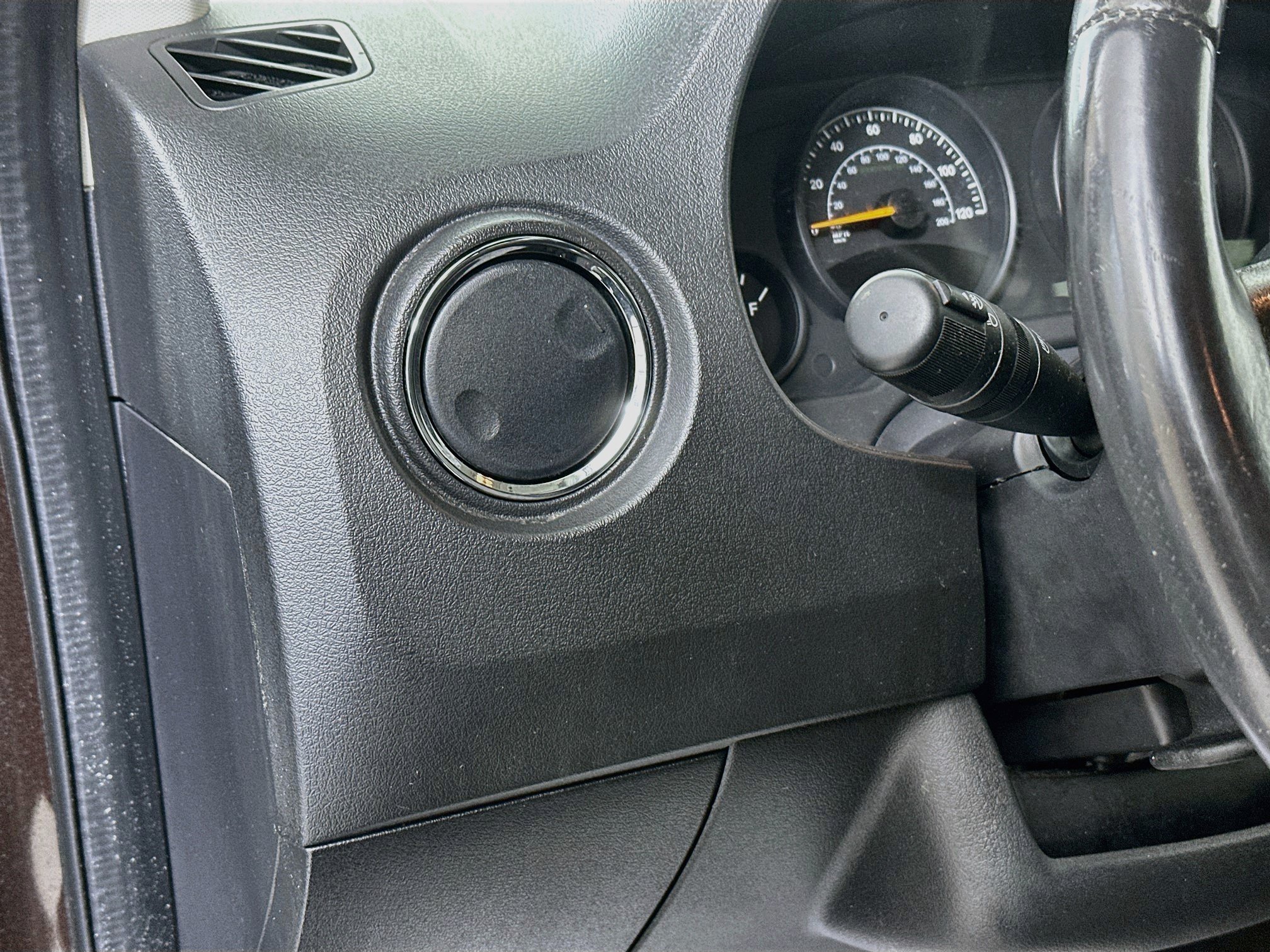 Used 2014 Jeep Patriot Latitude FWD image 10