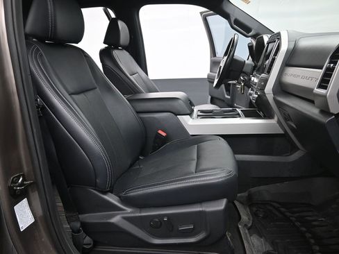 Certified 2022 Ford F250 Lariat w/ Tremor Off-Road Package image 27