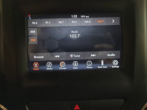 Used 2019 Jeep Cherokee Latitude w/ Popular Appearance Group image 25