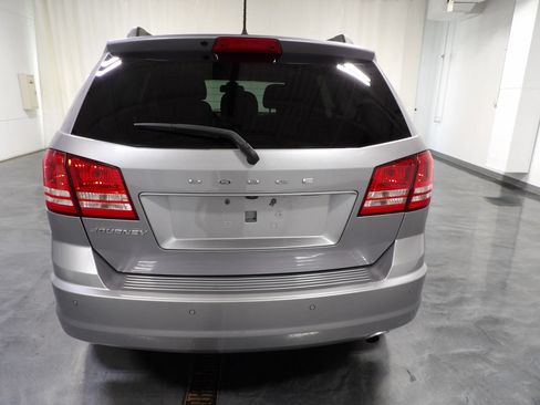 Used 2020 Dodge Journey SE FWD image 5