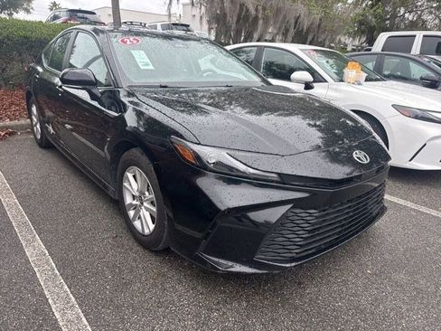 Used 2025 Toyota Camry LE FWD image 10