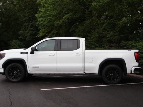 Used 2024 GMC Sierra 1500 Elevation w/ X31 Off-Road Package AWD/4WD image 4