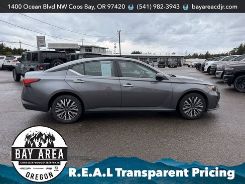 Used 2024 Nissan Altima 2.5 SV FWD image 7