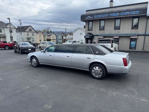 Used 2001 Cadillac De Ville Limousine image 2