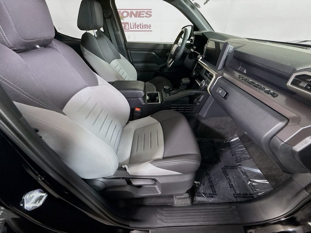 Certified 2025 Toyota Tacoma TRD Sport AWD/4WD image 31