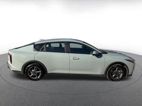 Used 2025 Kia K4 FWD image 16