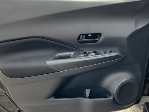 Used 2025 Nissan Kicks Play S FWD image 9