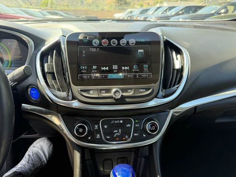 Used 2017 Chevrolet Volt Premier w/ Driver Confidence II Package FWD image 15