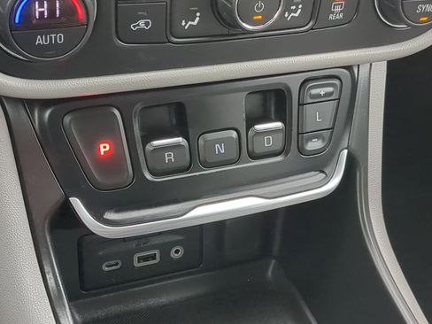 Used 2019 GMC Terrain SLE image 29