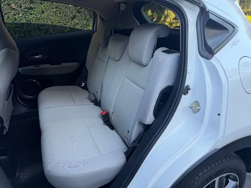 Used 2021 Honda HR-V EX image 18