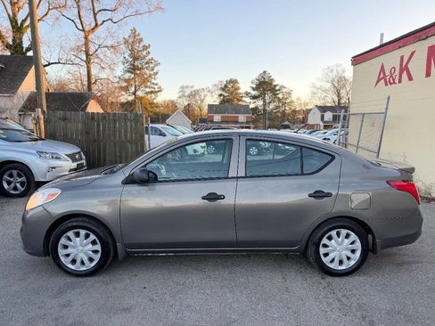 Used 2014 Nissan Versa S Plus image 3